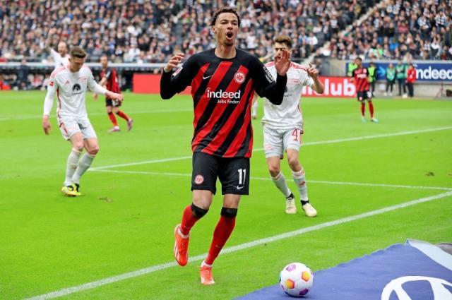 kaiyun-【早报】巴萨3分领先皇马！第二次国家德比见分晓？