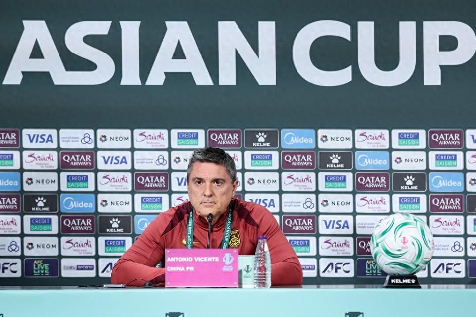 开云平台-重磅官宣！人民日报预热+足协聘任，国足主帅坦言与日本差距悬殊