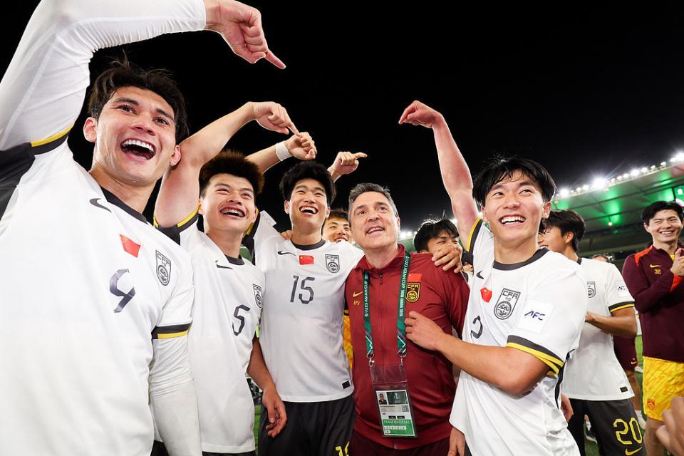 开云平台-重磅官宣！人民日报预热+足协聘任，国足主帅坦言与日本差距悬殊