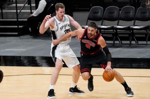 kaiyun-【观察】新季将至 哪些球员能够拿到提前续约合同？